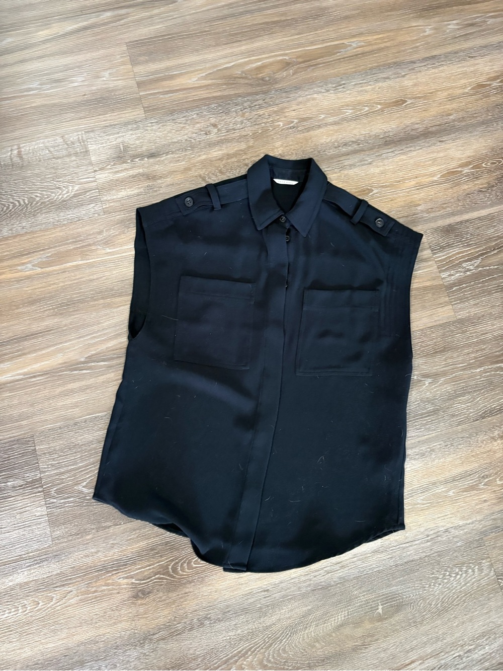 Yaya Women Sleeveless Black Button-Front Utility Shirt - Women's